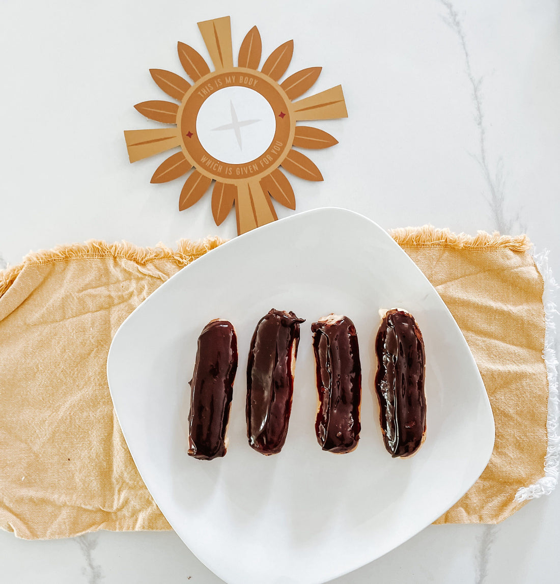 Saint E-Clares - August 11 - St. Claire of Assisi