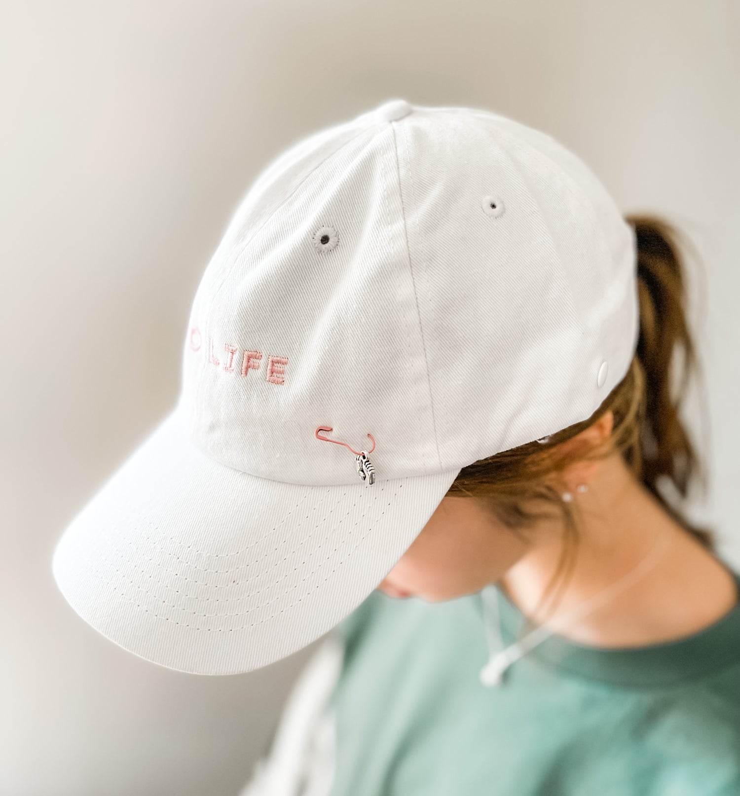 &quot;Prolife&quot; Hat with Baby Feet Pin